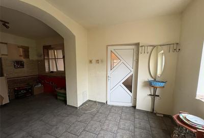 Bocsa Romana, Casa 8 Incaperi, Strada Principala. - 1