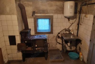 Vand CASA in Turda, cu CF, 2 camere, la soseaua principala, zona varianta