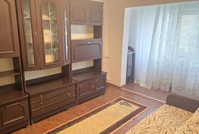 Inchiriez garsoniera in Deva, zona Eminescu (Bejan), etaj 3, izolata exterior, situata pe mijloc, - 1