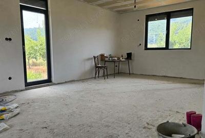 Casă cu 6 camere în Leșnic - 11