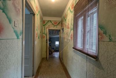 Casă cu 11 camere cu Teren 330 Mp în Iancului - 38