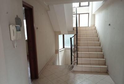 Casă cu 4 camere cu Teren 500 Mp în Bd. Coșbuc - 15