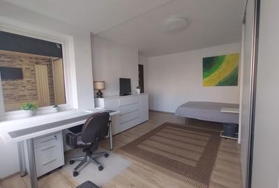 Apartament cu 3 camere decomandat în Central - 1