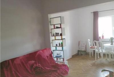 Apartament cu 3 camere semidecomandat în Central - 4