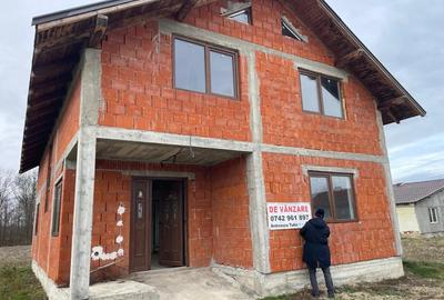 Vand Casa ?i Teren in Raturile Medie?ului - 7