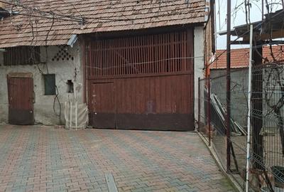 Casă cu 4 camere în Central - 2