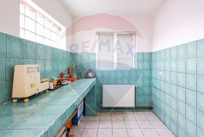 Casa cu destinatie de spatiu comercial, zona Episcopia - 8