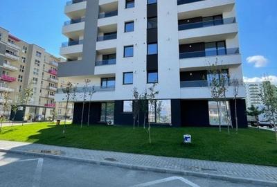 Apartament cu 3 camere decomandat în Tractorul