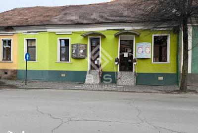 Casă cu 5 camere cu Teren 1400 Mp în Central