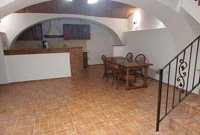 Apartament cu 3 camere decomandat în Central - 2