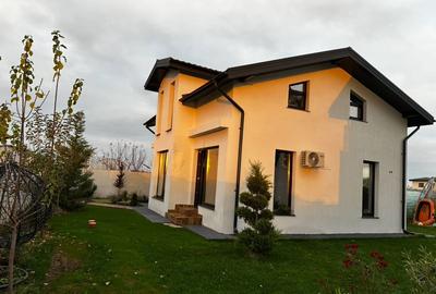 Casă cu 4 camere în Berceni - 1