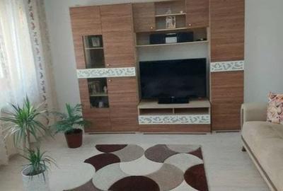 Apartament cu 3 camere decomandat, mobilat în Nerva Traian