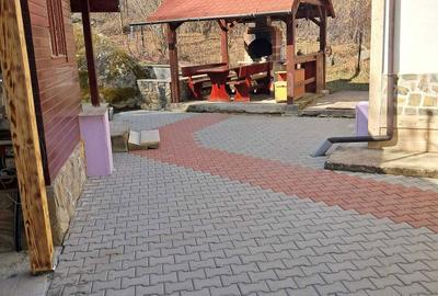 Casă cu 4 camere în Râu de Mori - 2