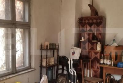 Casă cu 4 camere cu Teren 2800 Mp în Central - 9