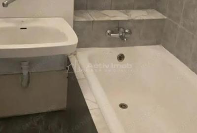 Apartament cu 3 camere decomandat în Micălaca