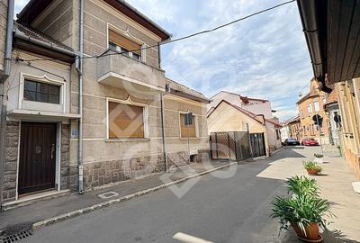 Casă individuală cu 3 camere cu Canalizare în Ultracentral - 1