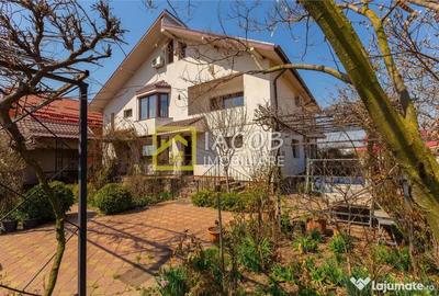 Casă cu 10 camere cu Canalizare în Șerbănești - 16