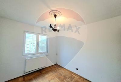 Apartament cu 3 camere semidecomandat în Romanilor - 9