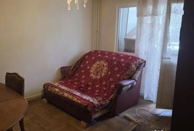 Apartament cu 4 camere decomandat, mobilat în Central