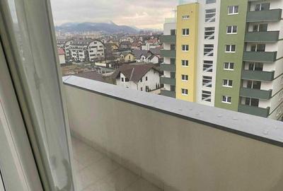 Apartament cu 2 camere semidecomandat în Tractorul - 4