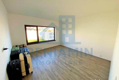 Casă cu 5 camere cu Teren 249 Mp în Preajba - 14