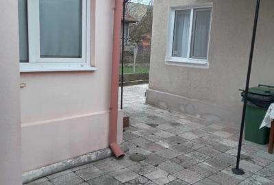 Casa de vanzare format din 2 corpuri de cladire - 10