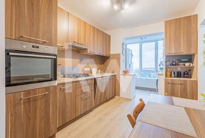 Apartament 3 camere cu priveliste, Tractorul