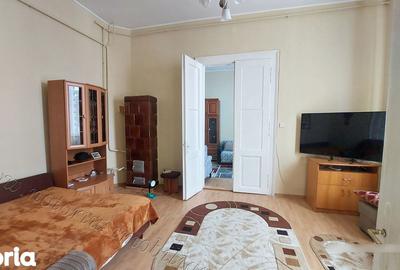 Casă cu 4 camere cu Teren 763 Mp în Central - 2