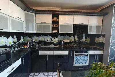 Apartament cu 2 camere decomandat în Spitalul Județean