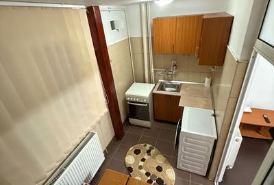 Garsonieră decomandată în Tractorul - 3