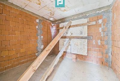 Casa la rosu S+P+1 in Bodrogu Nou - 10