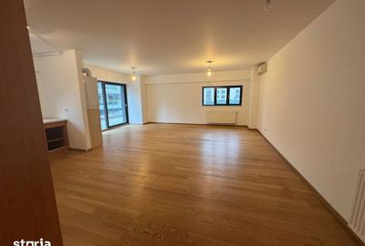 Apartament cu 3 camere decomandat în Tei