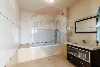 Casă cu 7 camere cu Teren 690 Mp în Malul Mureșului - 4