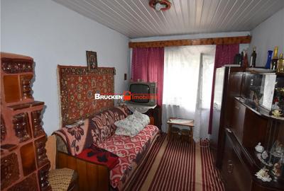 Casă cu 4 camere cu Teren 2066 Mp în Central - 2