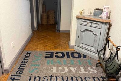 Apartament cu 3 camere decomandat în Central - 1