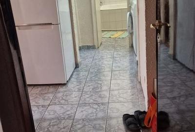 Apartament cu 2 camere decomandat în Km 4