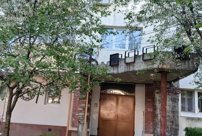 Garsonieră decomandată în Central