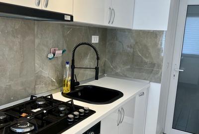 Apartament cu 2 camere semidecomandat în Km 4 - 5