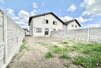 Duplex cu 4 camere cu Canalizare în Moșnița Veche - 1