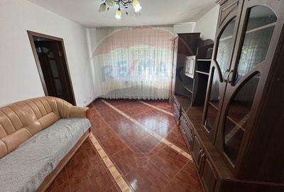 Apartament cu 3 camere de vanzare - 1