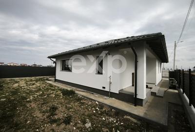 Casă individuală cu 3 camere cu Canalizare în Bradu - 1