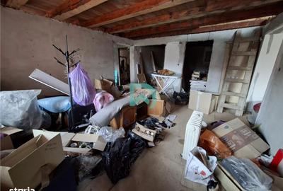 Casă cu 6 camere cu Teren 2400 Mp în Bartolomeu - 9