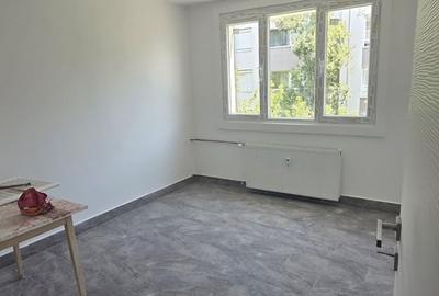 Apartament cu 4 camere decomandat în Gorjului