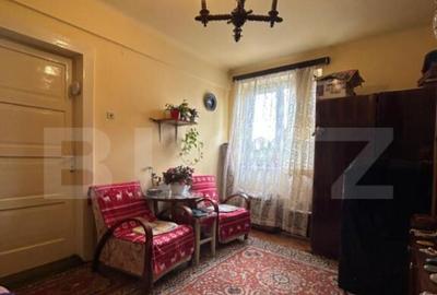 Apartament de vanzare, cu 2 camere, cu gradina, zona semicen