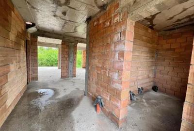 Casă cu 4 camere cu Teren 250 Mp în Livezeni - 2