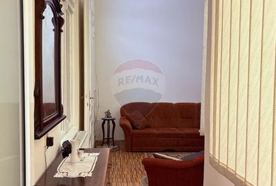 Casa / Vila cu 3 camere de inchiriat in zona Intim - 3
