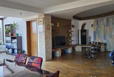 Casă cu 5 camere cu Teren 900 Mp în Zăvoi - 14