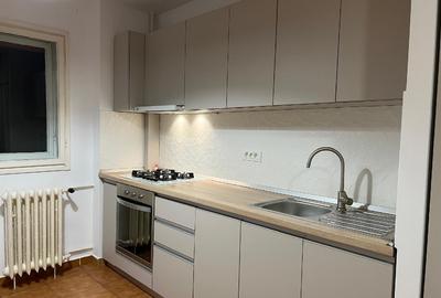 Inchiriez ap. de 2 camere in zona Mosilor complet utilat.  650 Eur/luna Inchiriez ap. de 2 camere in zona Mosilor complet utilat.  650 Eur/luna - 1