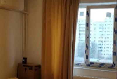 Apartament cu 3 camere semidecomandat în Colentina