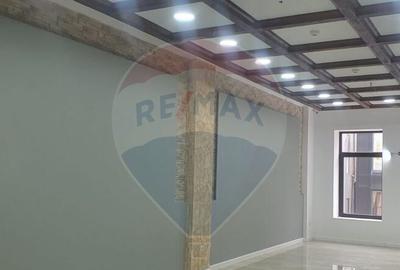 Spațiu comercial, de 230 mp, în Central - 10